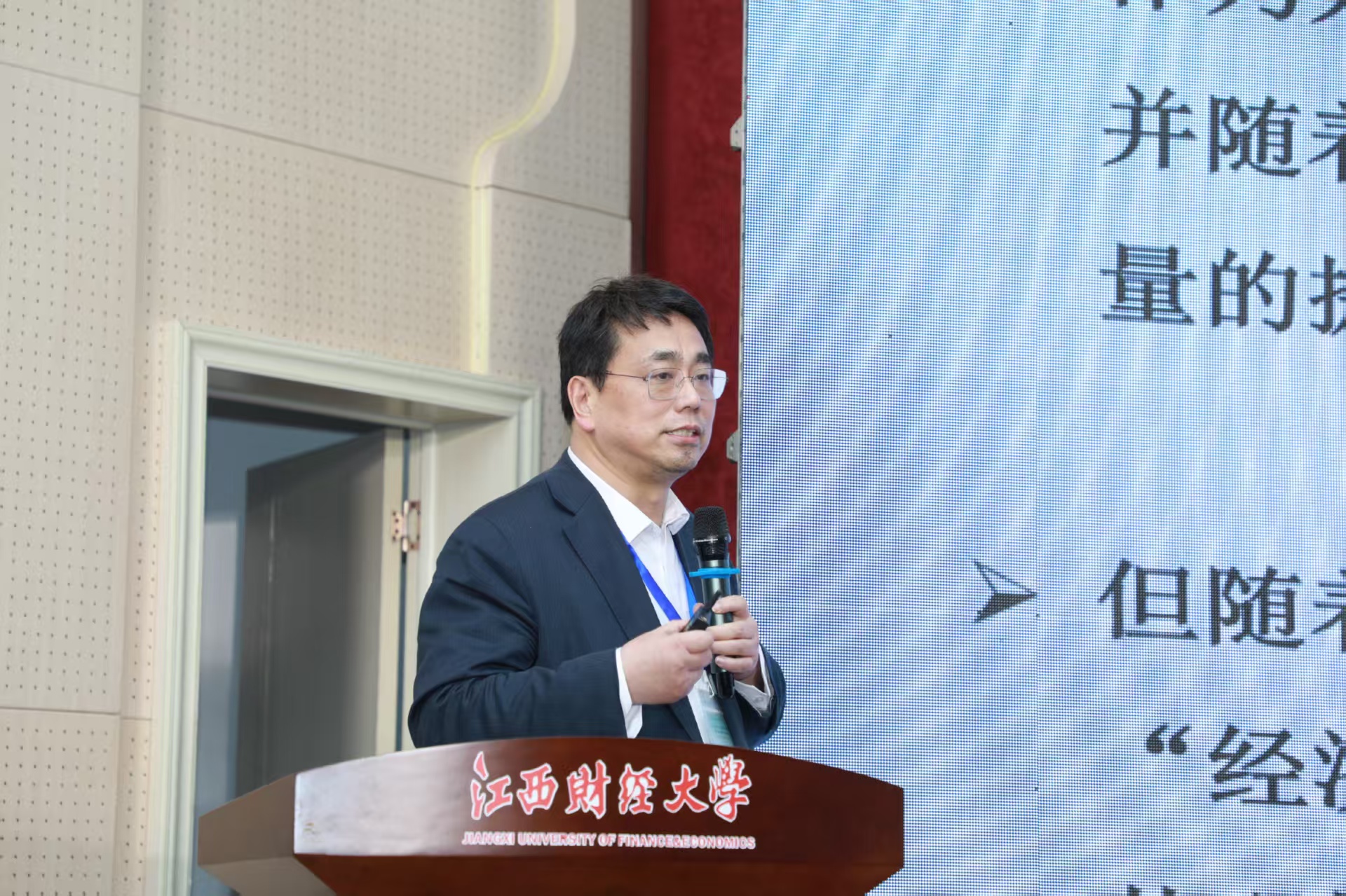 0241566ca4.jpg